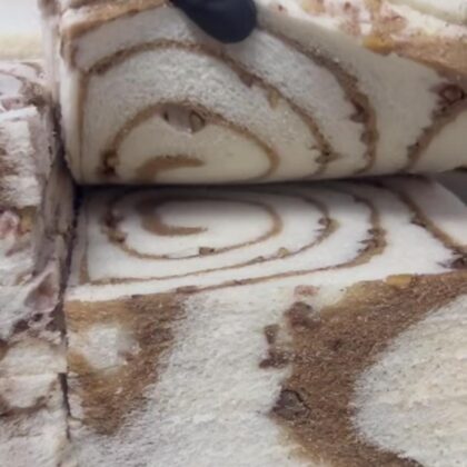 Pan de sandwich marmolado con nuez molde grande